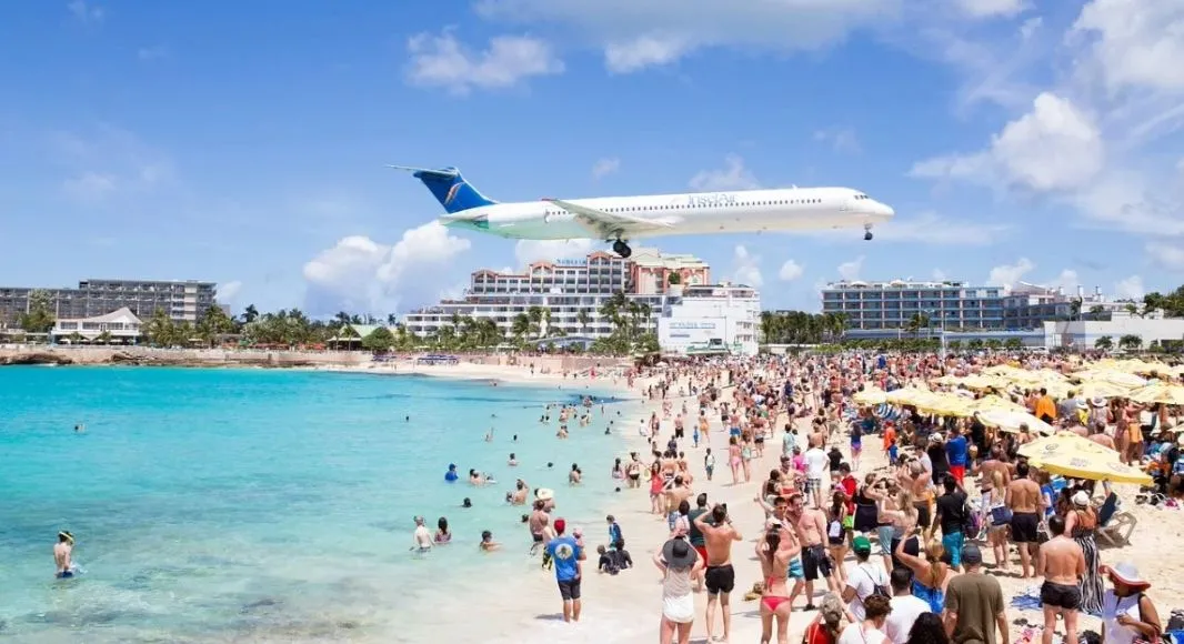 Icon of the Seas ile Doğu Karayipler II (Uçaklı Paket)-3