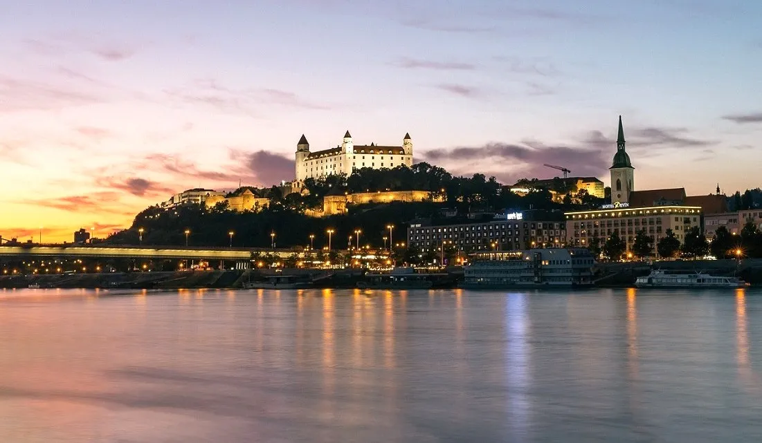 River Sapphire ile Tuna Nehri (Uçaklı Paket)-3