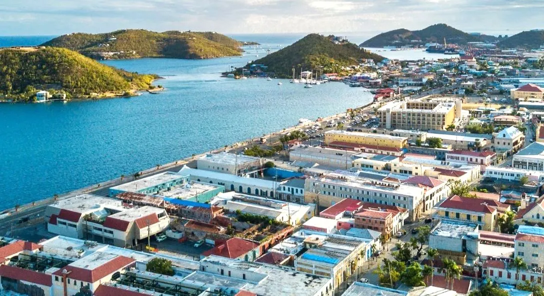 Icon of the Seas ile Doğu Karayipler II (Uçaklı Paket)-5